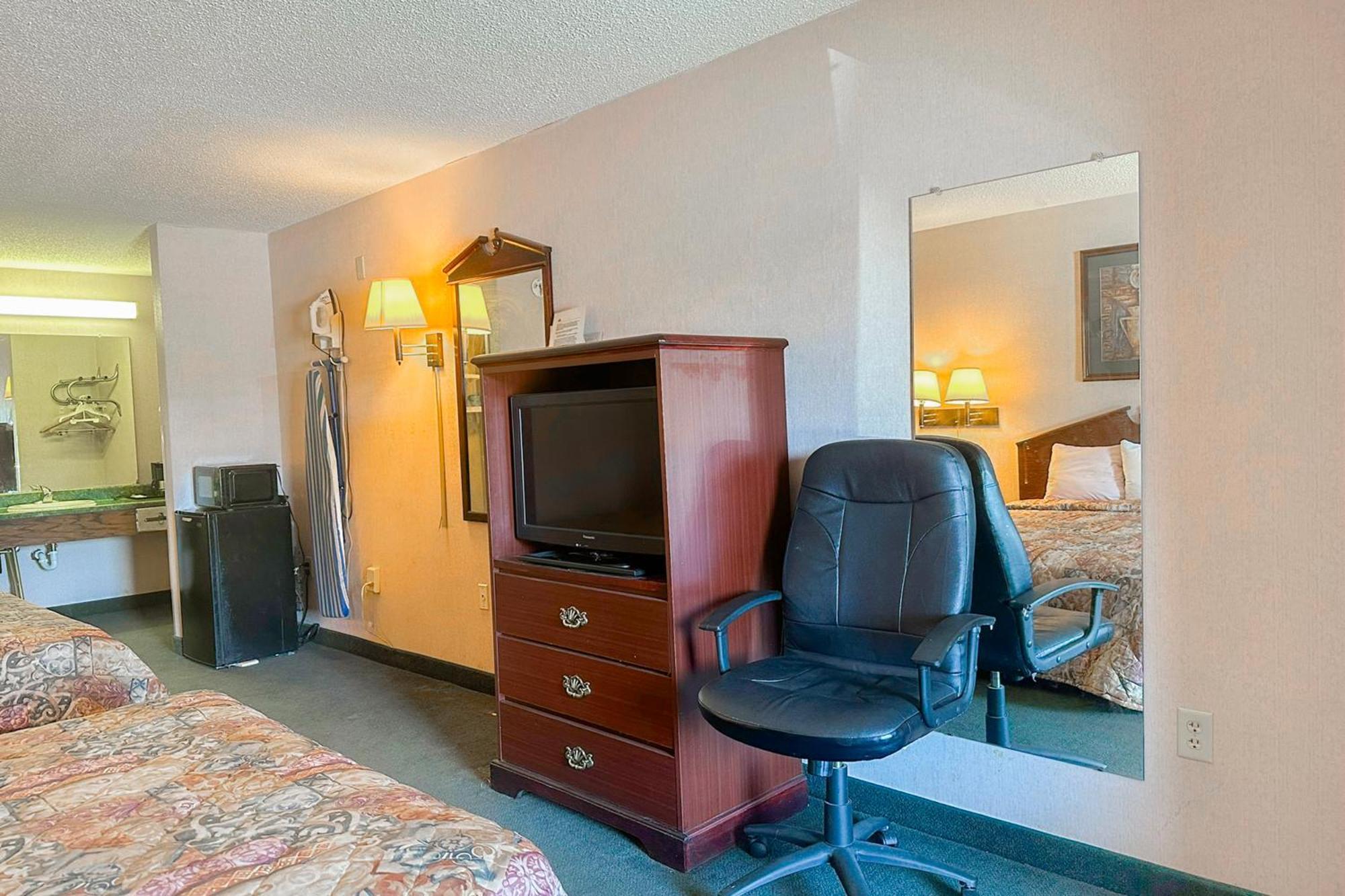 Oyo Hotel East Macon I-75 エクステリア 写真
