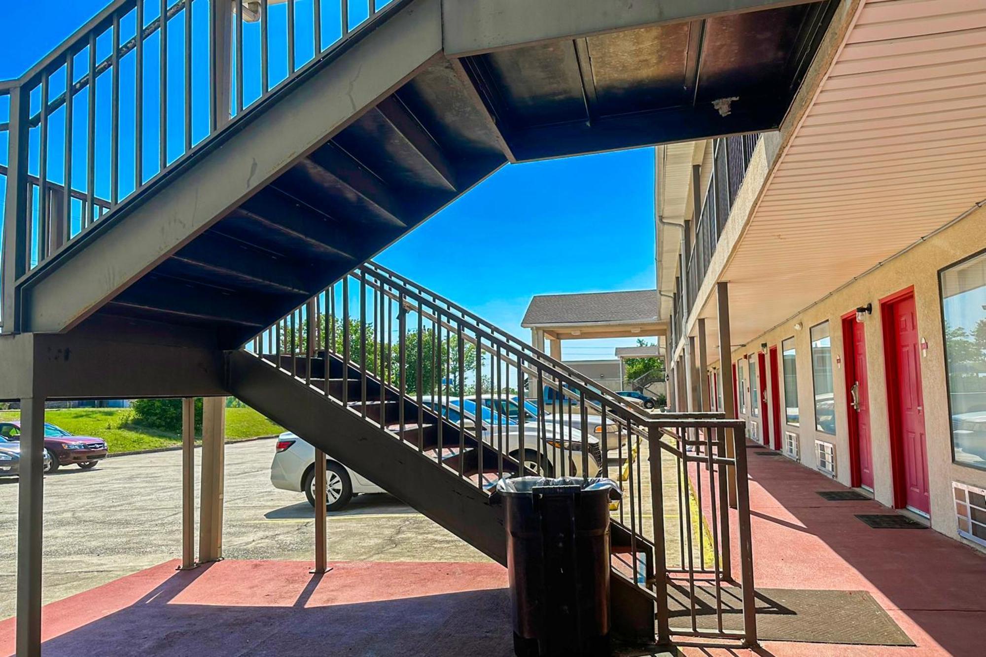 Oyo Hotel East Macon I-75 エクステリア 写真