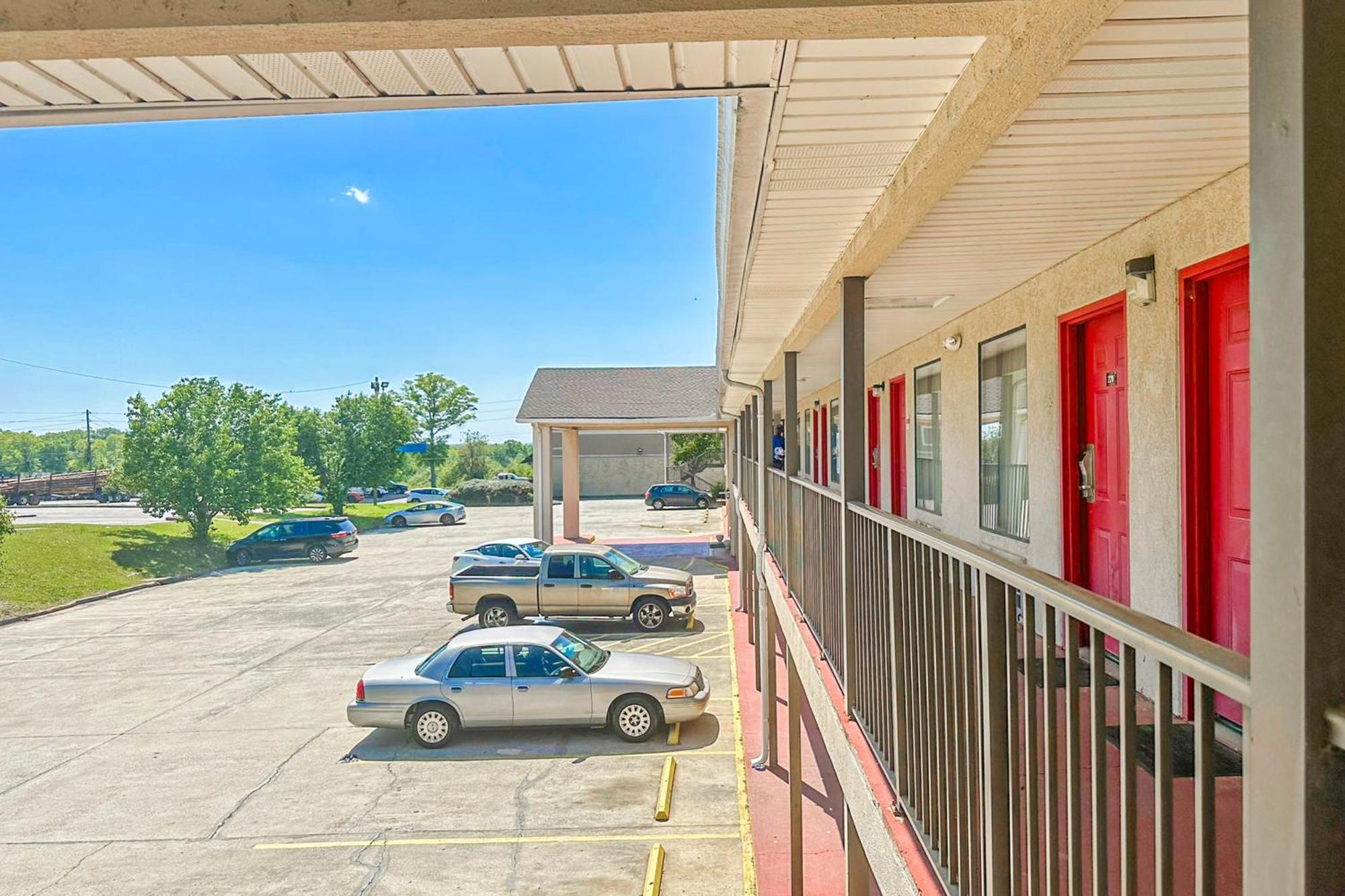 Oyo Hotel East Macon I-75 エクステリア 写真