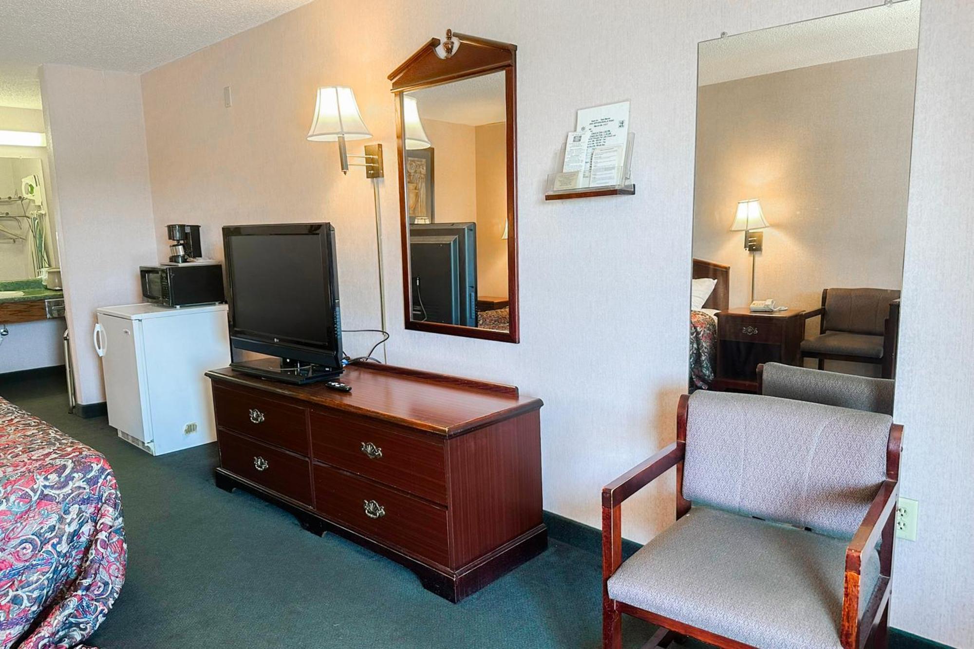 Oyo Hotel East Macon I-75 エクステリア 写真